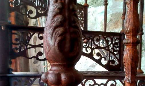 Balustre en fonte effet rouillé Balustre en fonte effet rouillé