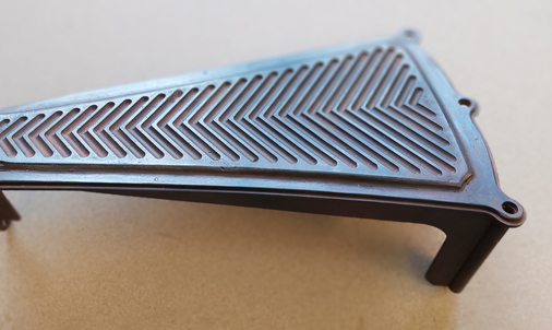Marche avec chevrons, escalier colimaçon en fonte Marche avec chevrons, escalier colimaçon en fonte