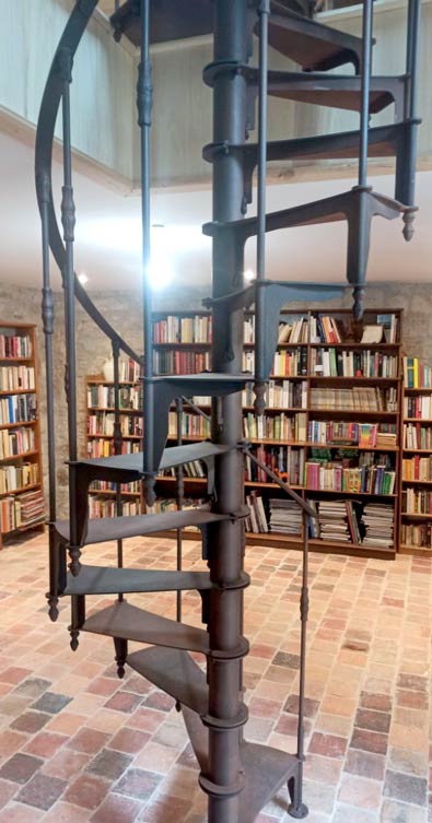 Exemple d'escalier avec joue légère Exemple d'escalier avec joue légère